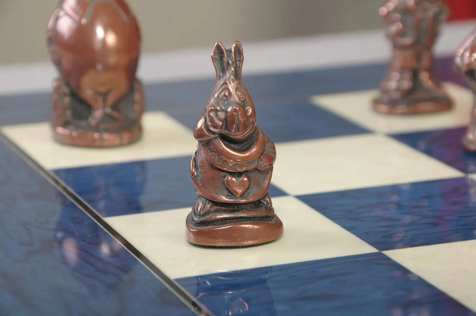 Alice in Wonderland Chess Pieces - Metal - Image 7