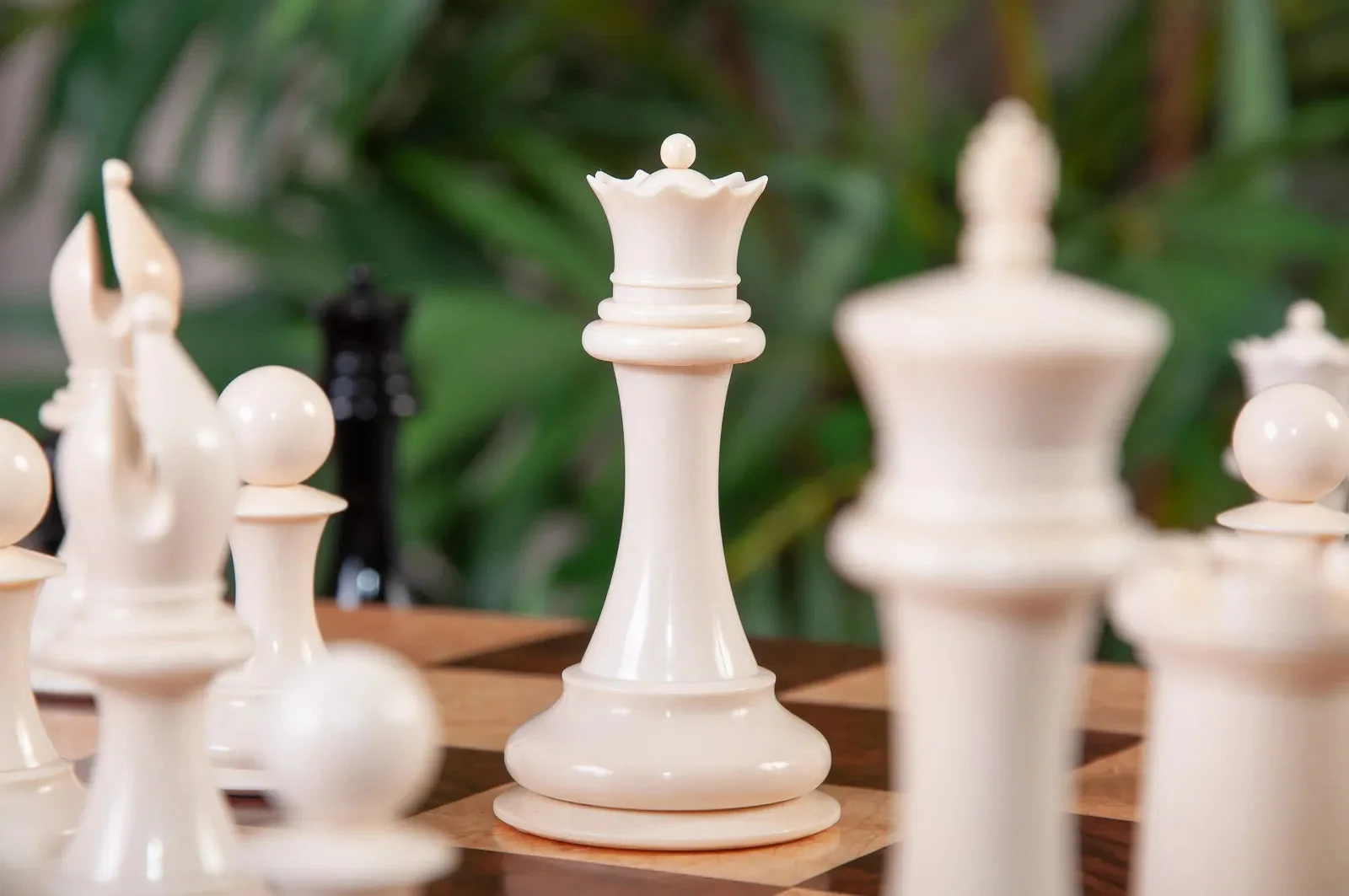 The Mammoth Ivory Collector Series Luxury Chess Pieces - 4.4" King - Image 10