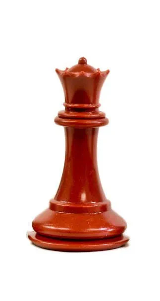 Traditional Staunton Pieces - Red Queen