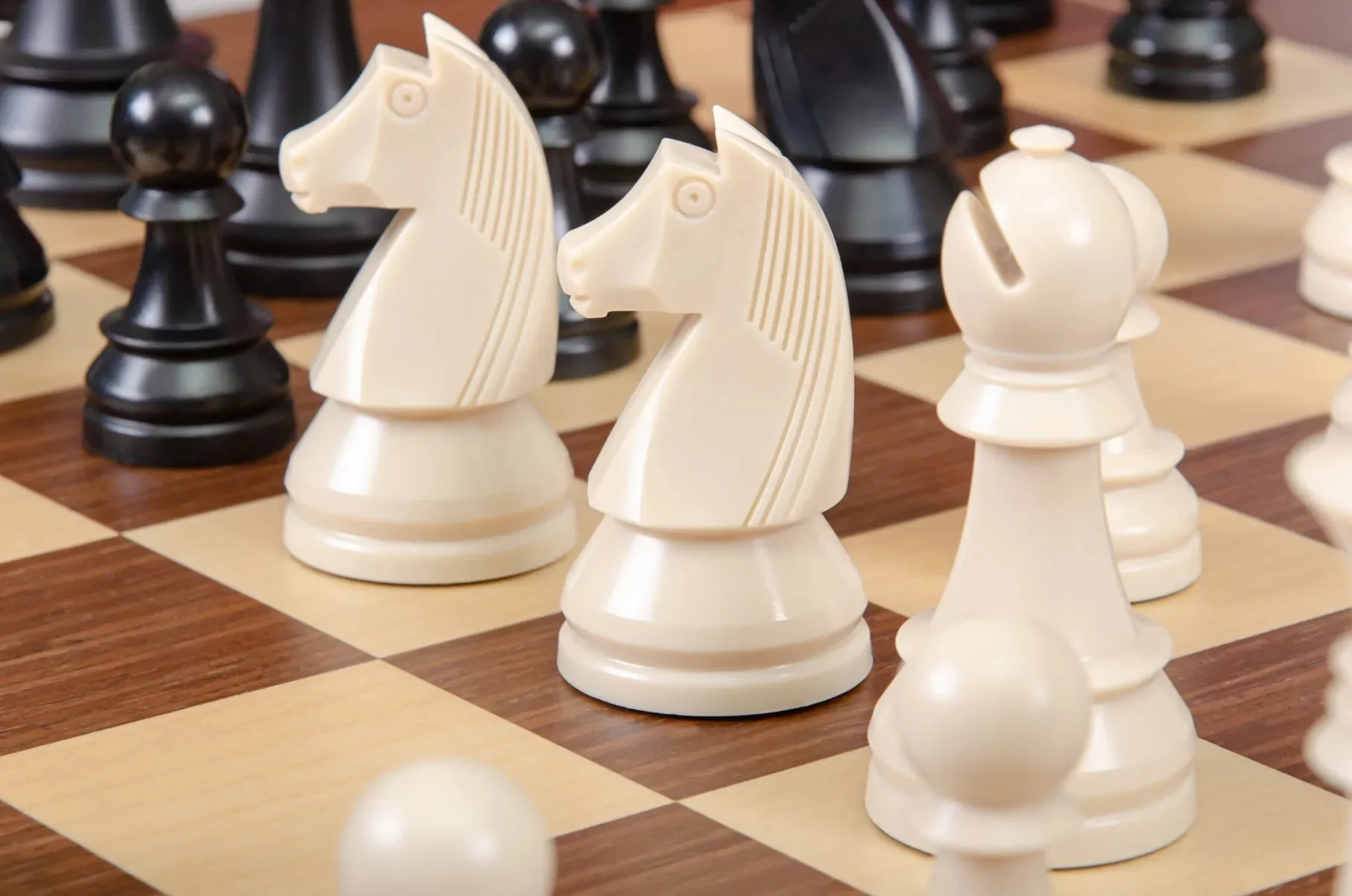 The German Series Triple Weighted Regulation Plastic Chess Pieces - 3.75" King - Image 9